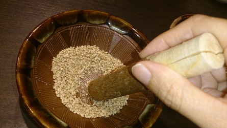 mortar-with-pestle-and-grind-sesame-and